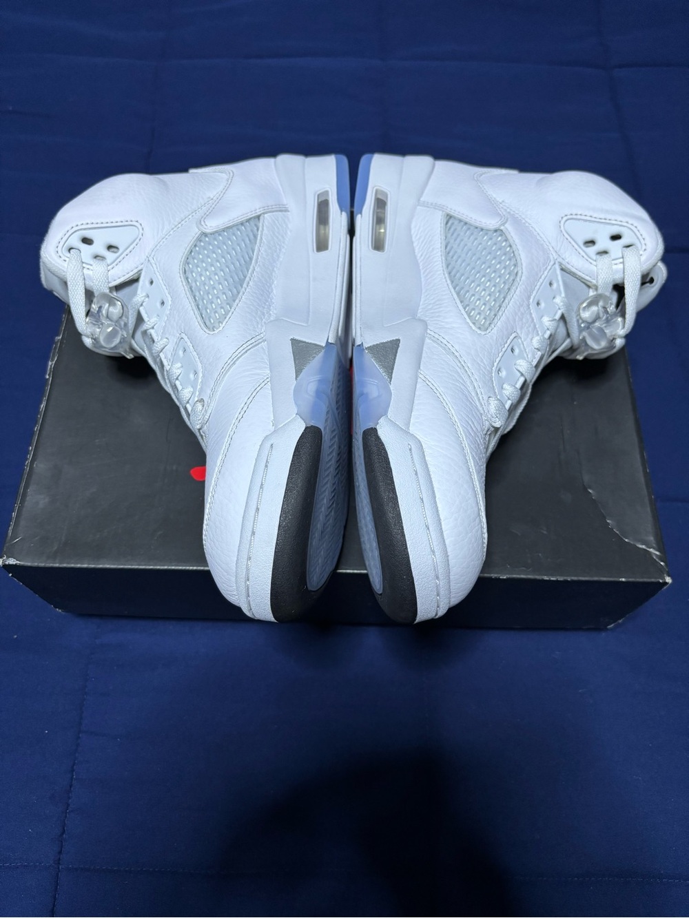 Jordan 5 Retro White Metallic 2026 Size 10.5 - Picture 3 of 9